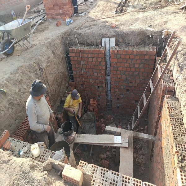 Construccion de pozos septicos Lima Peru Erazosac